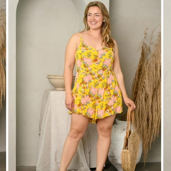 Nwt new PLUS SIZE FLORAL ROMPER shorts spring summer outfit - Picture 2 of 4